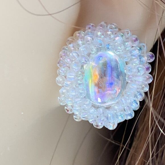 White iridescent hand beaded pierced earrings fabulous colors and artist design - Picture 15 of 15